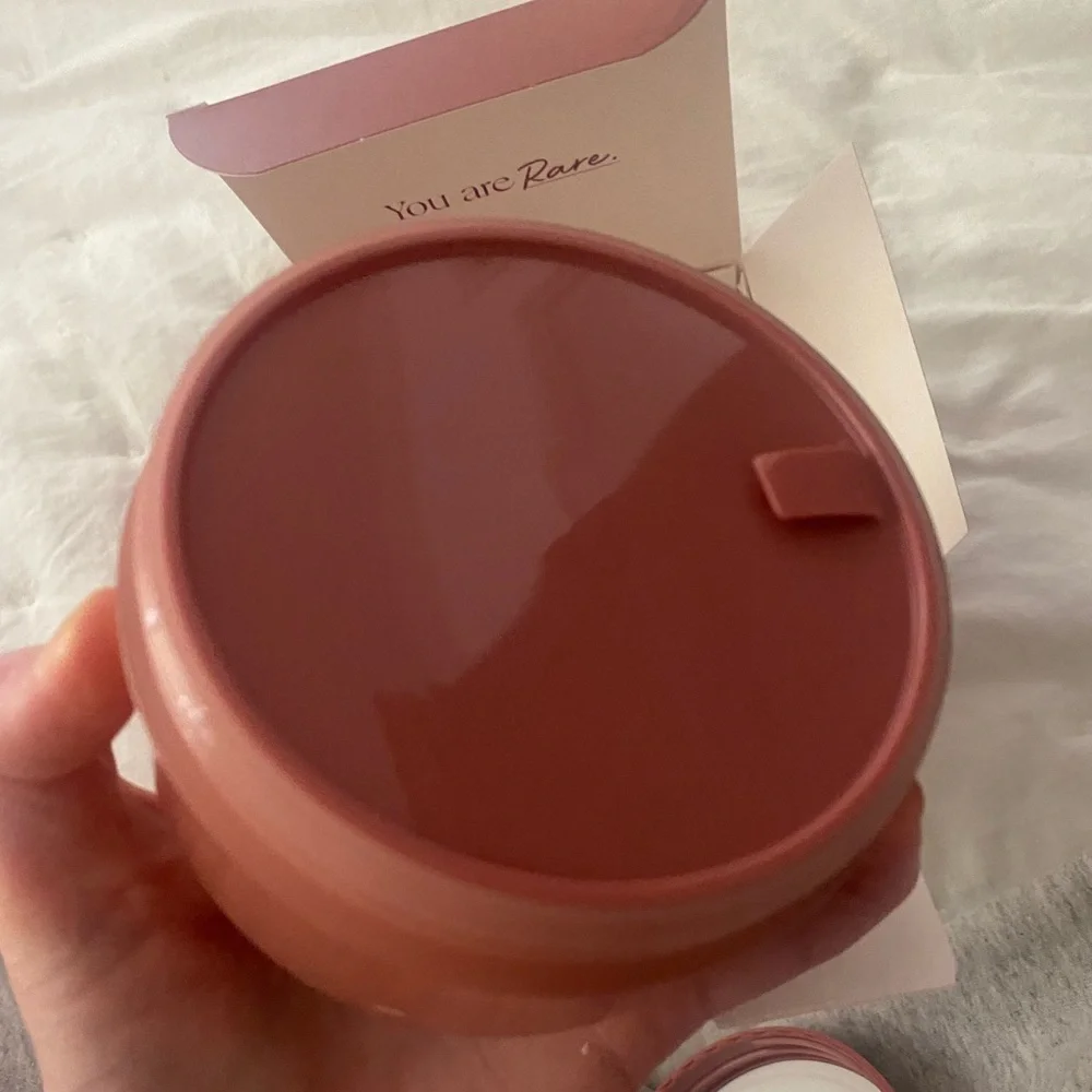 rare beauty awaken confidence bouncy body cream - Picture 4 of 4
